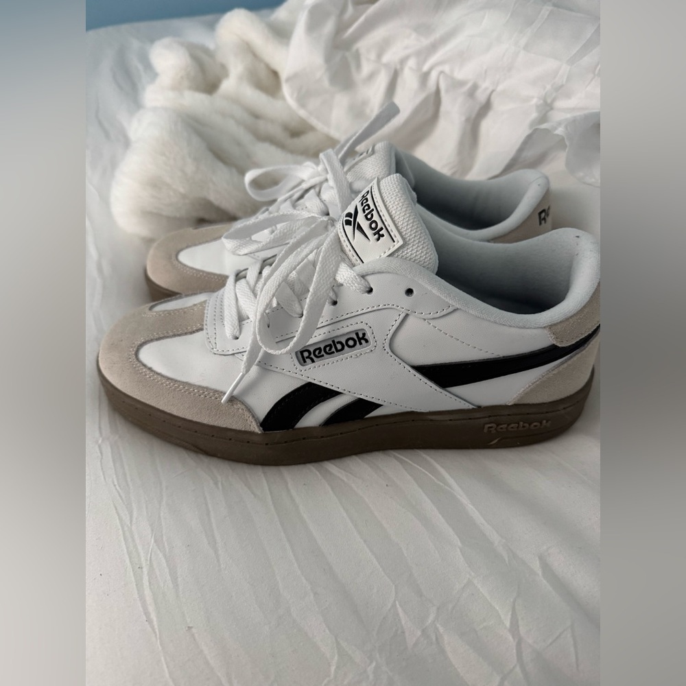 Reebok Sneakers
